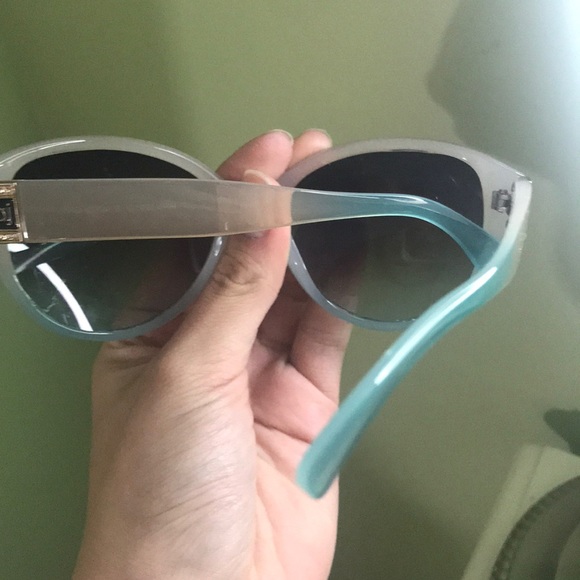 Aj sunglasses. The frames are a ombré color. - Picture 2 of 3